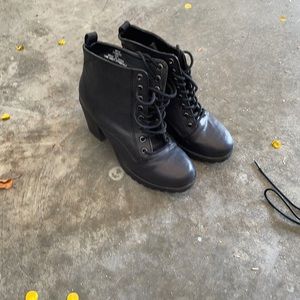 Blk boots